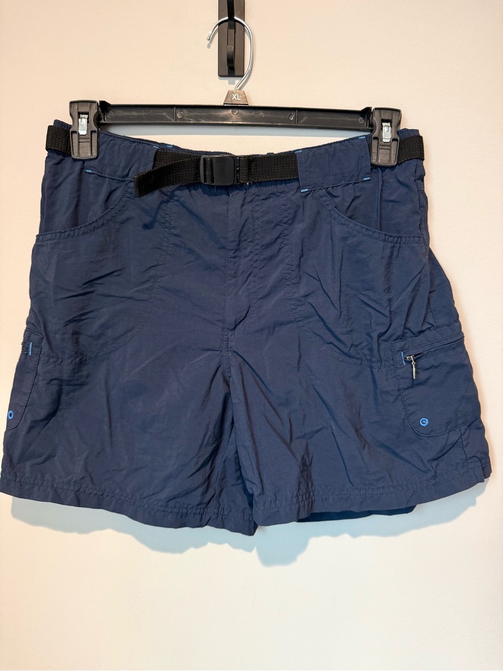 Women’s Columbia Navy Outdoor Active Cargo Shorts with Built-In Belt